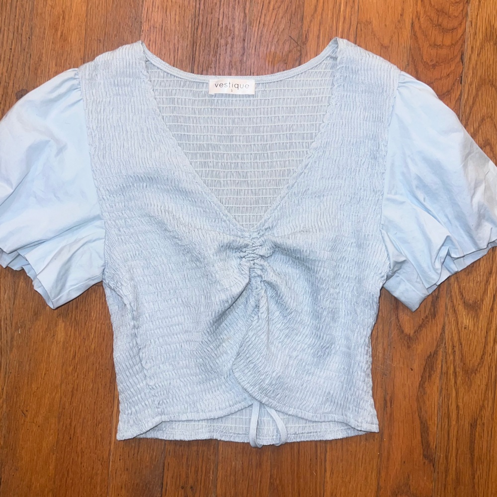 ✨ Vestique Smocked Cropped Top – Light Blue | Size Small ✨
